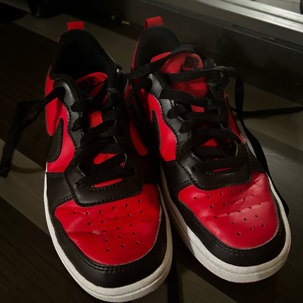 Nike Kids Black and Red Sneakers